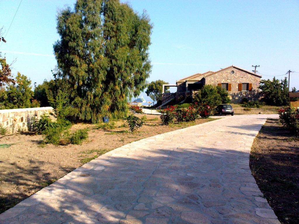 Michaela Beach Houses Mithymna Exterior photo